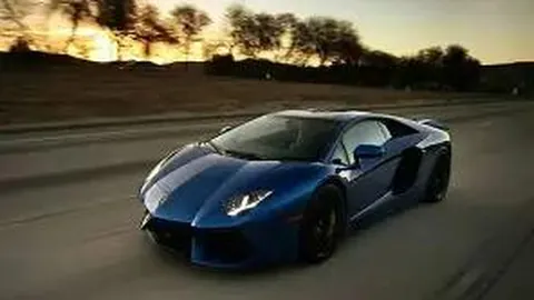 杨紫球场篮球飞扬，歌声魅力男生倾心