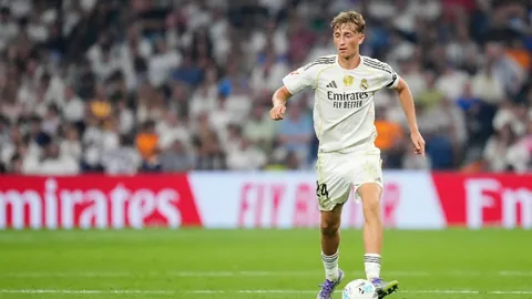 “同龄际遇：克里斯蒂、科比、东契奇，差距尽显无声间。”